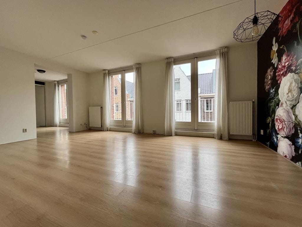 Photo 5 of Hooftstraat 71-C