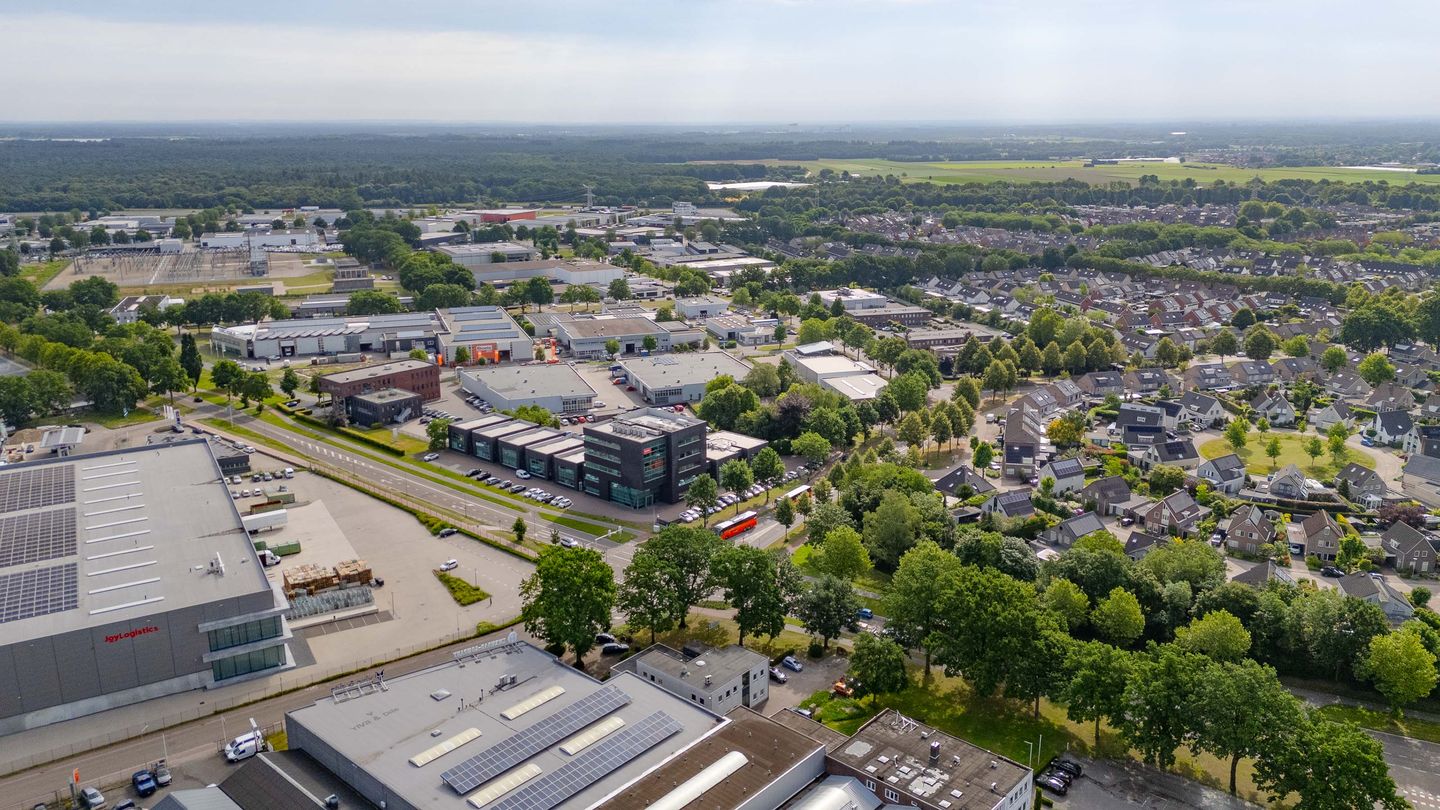 Bekijk foto 3 van Maasheseweg 81