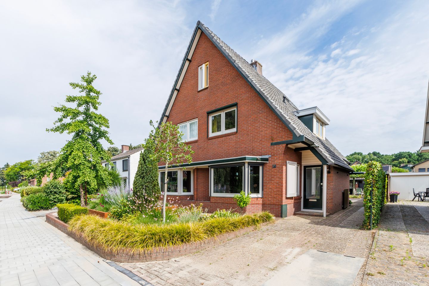 Photo 1 of Lijsterbeslaan 35