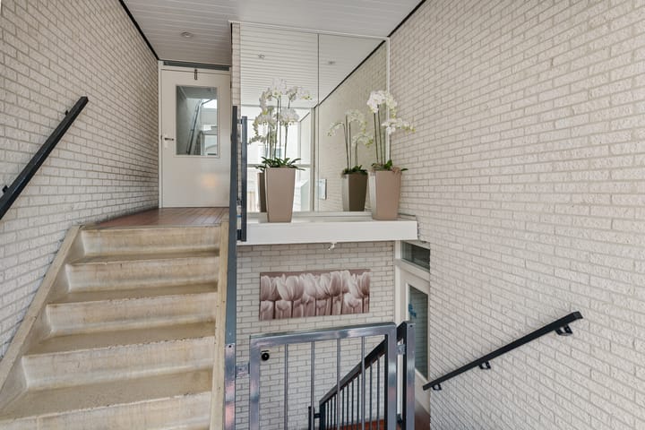 Photo 4 of Dr Joh G Mezgerstraat 29