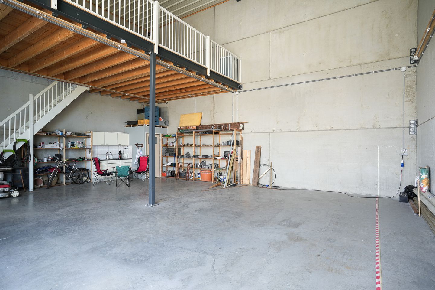 View photo 2 of De Onderstal 13-02