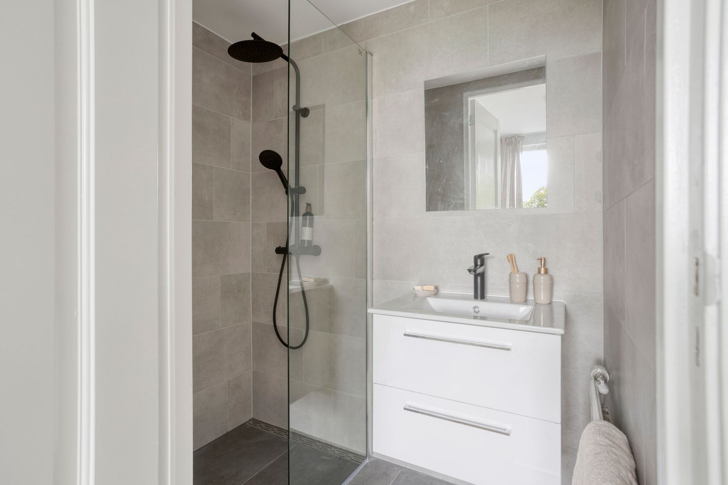 Photo 14 of Vianenstraat 19-B