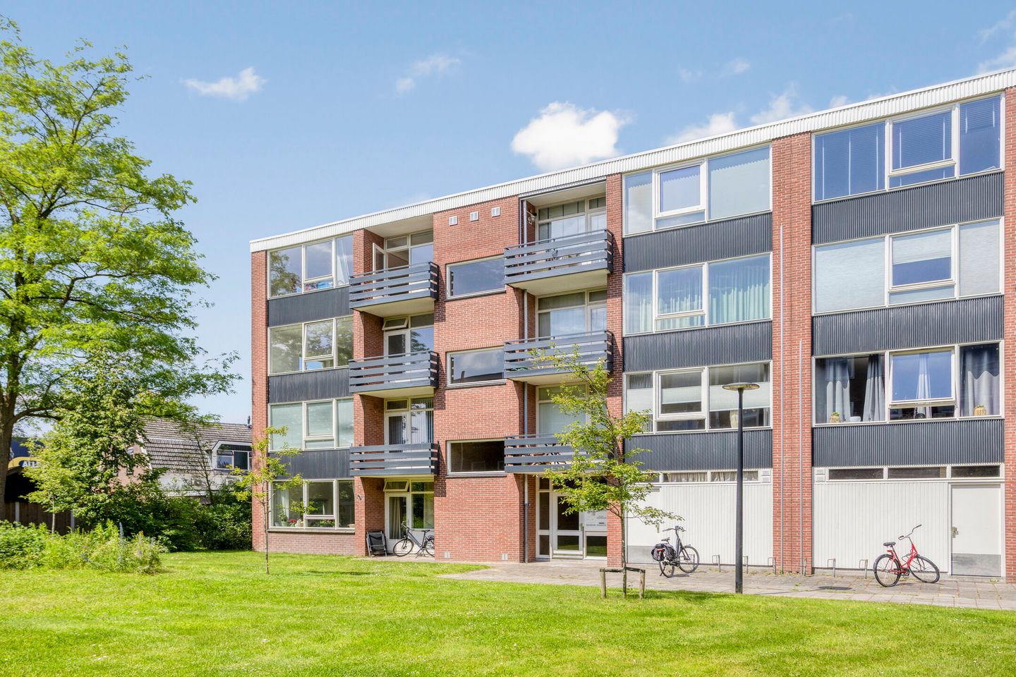 Photo 34 of Henry Dunantstraat 52