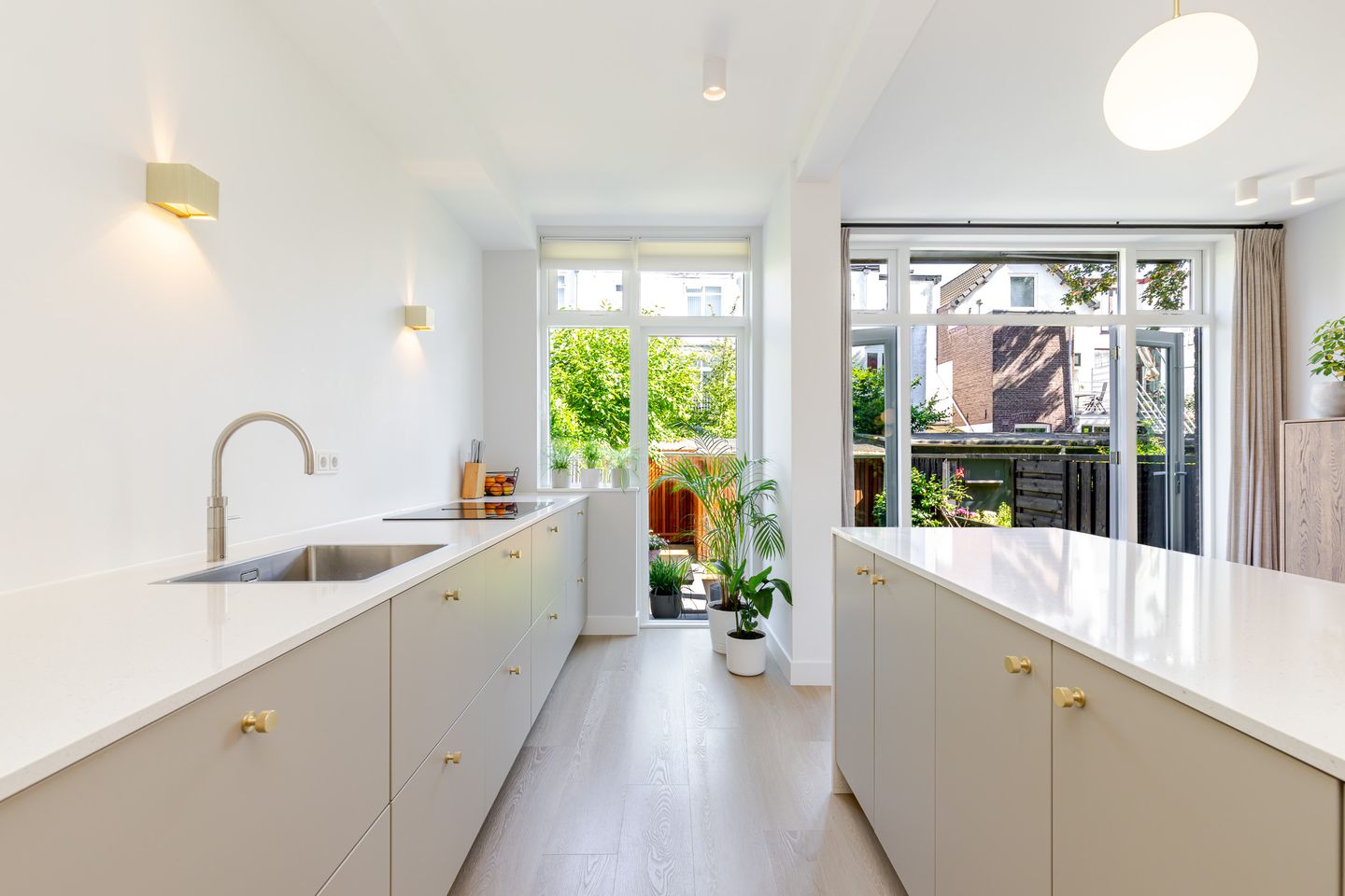 Photo 19 of Amalia van Solmsstraat 15