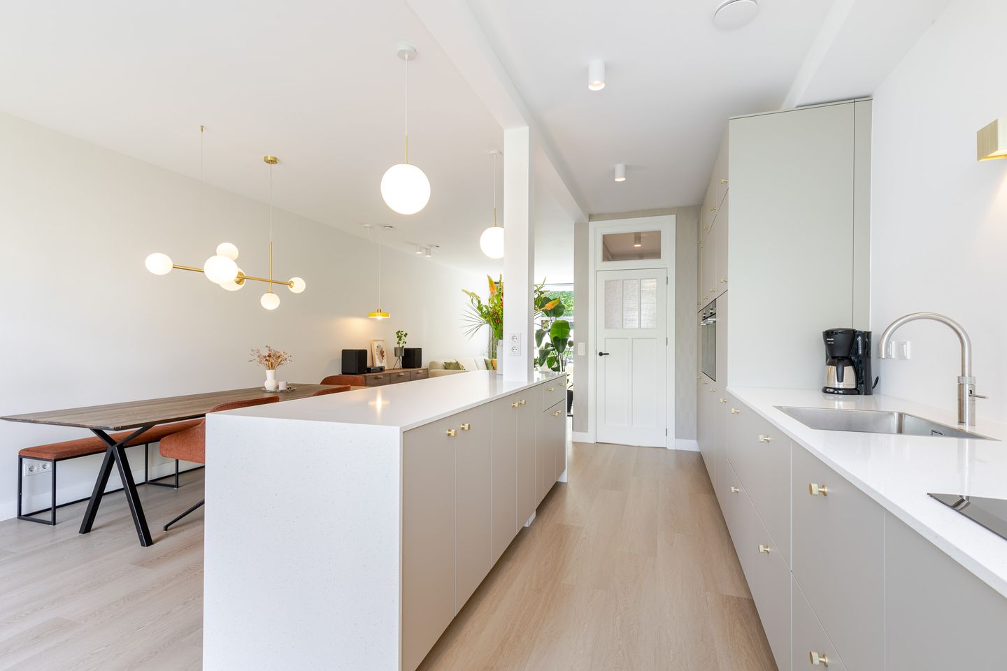 Photo 20 of Amalia van Solmsstraat 15