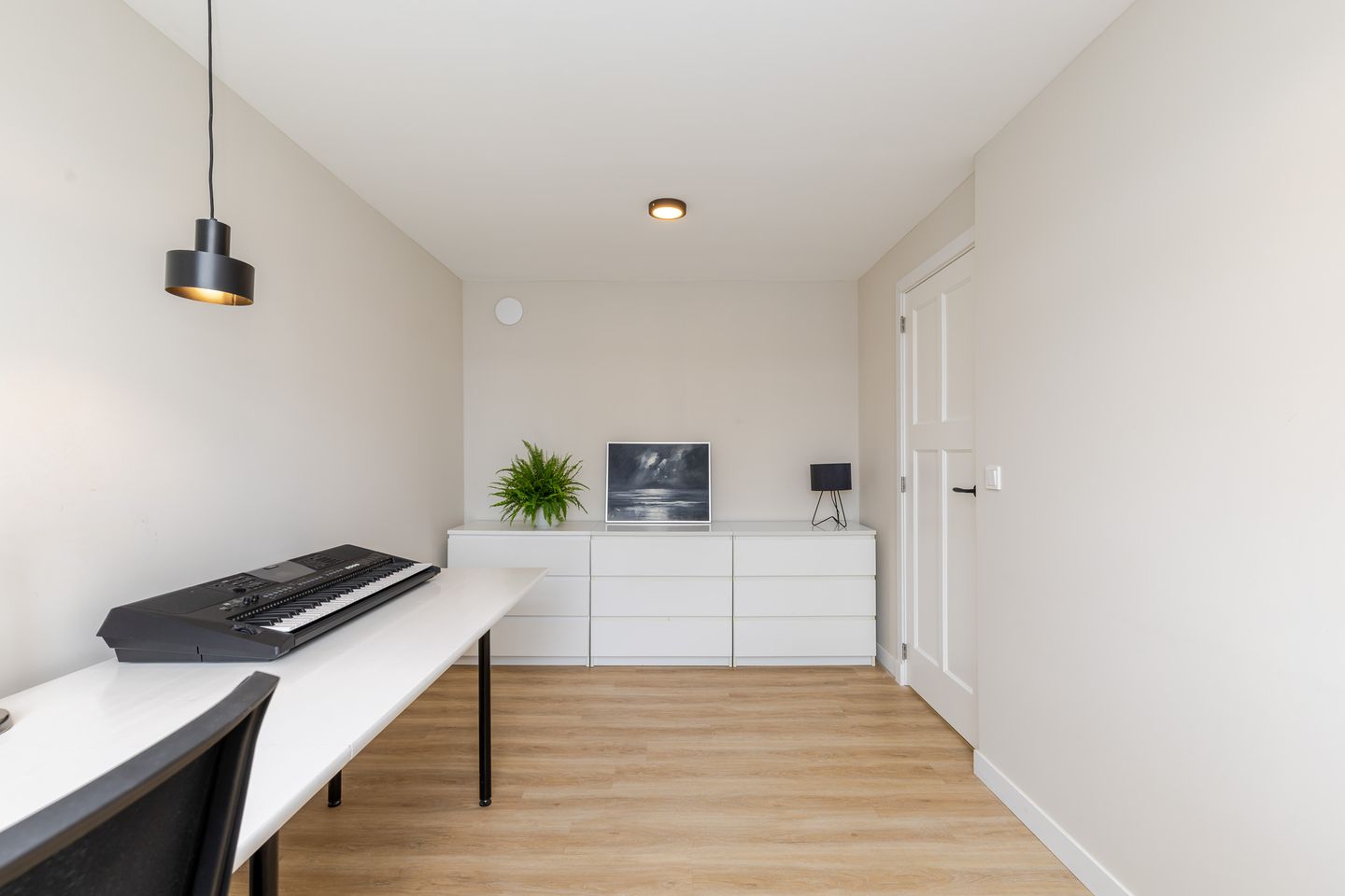 Photo 59 of Amalia van Solmsstraat 15