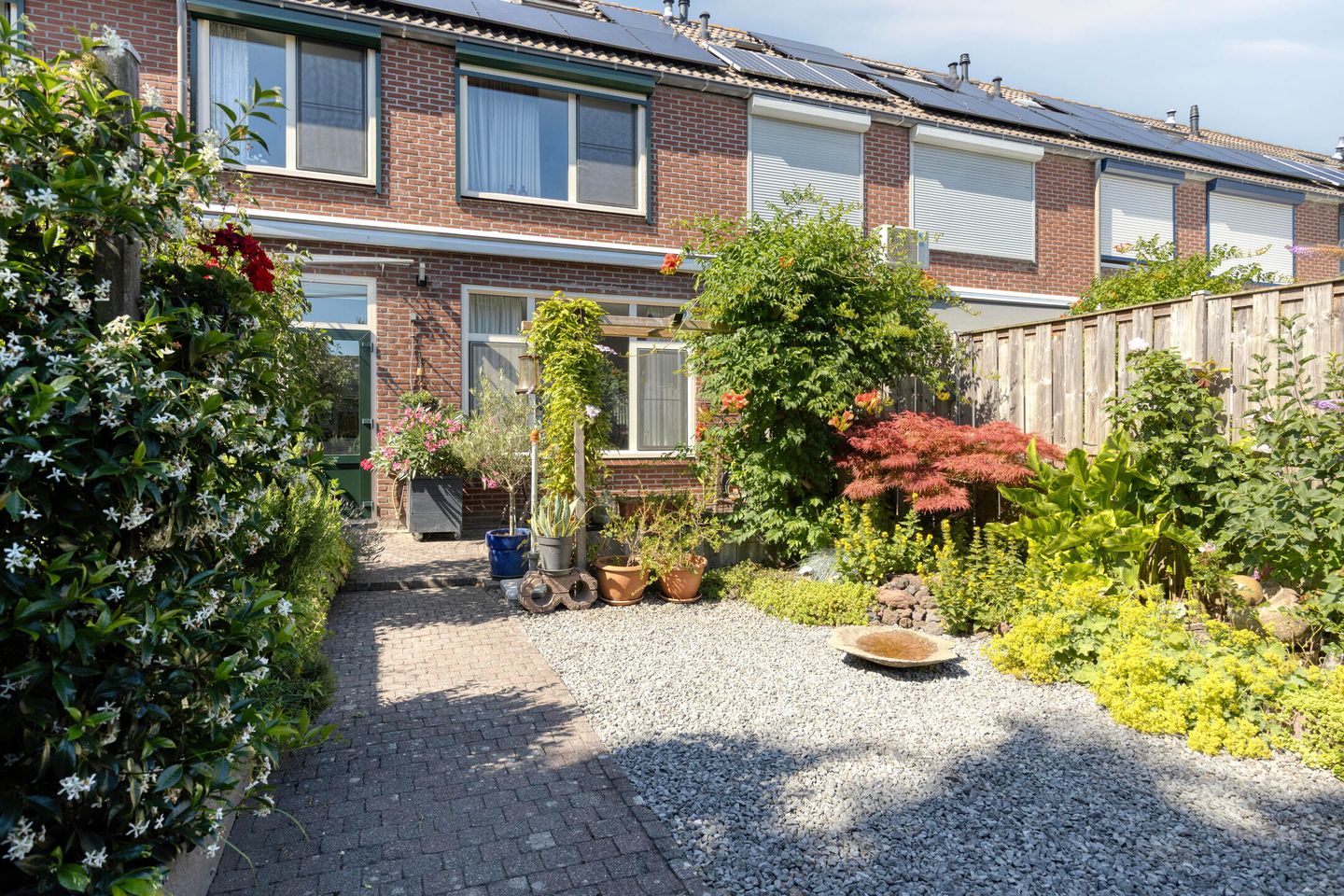 Photo 40 of Cort van der Lindenstraat 212