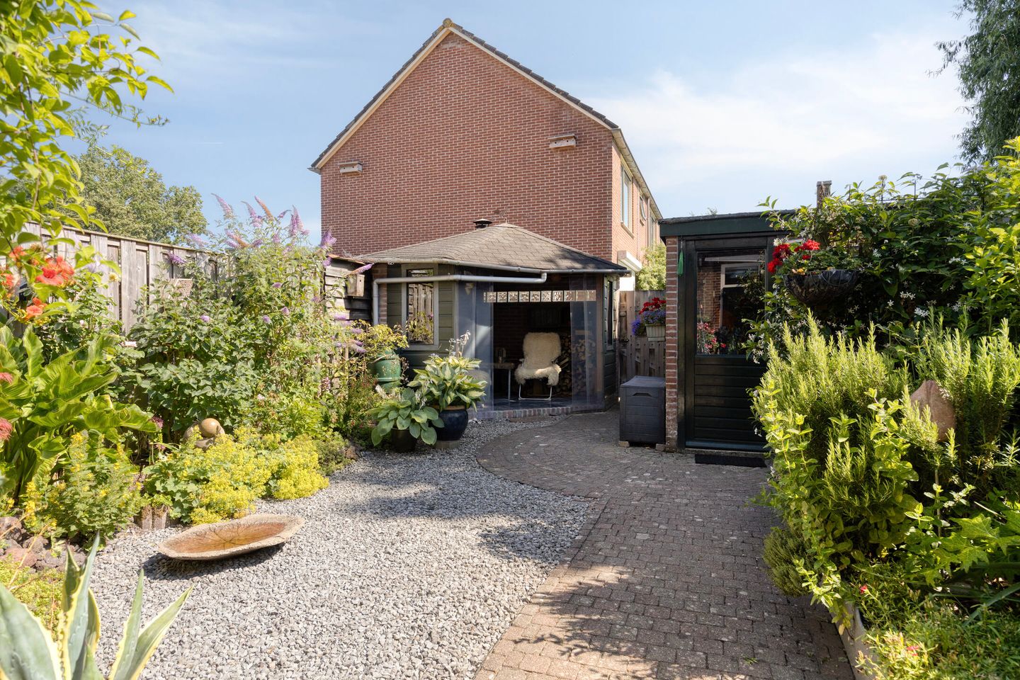 Photo 35 of Cort van der Lindenstraat 212