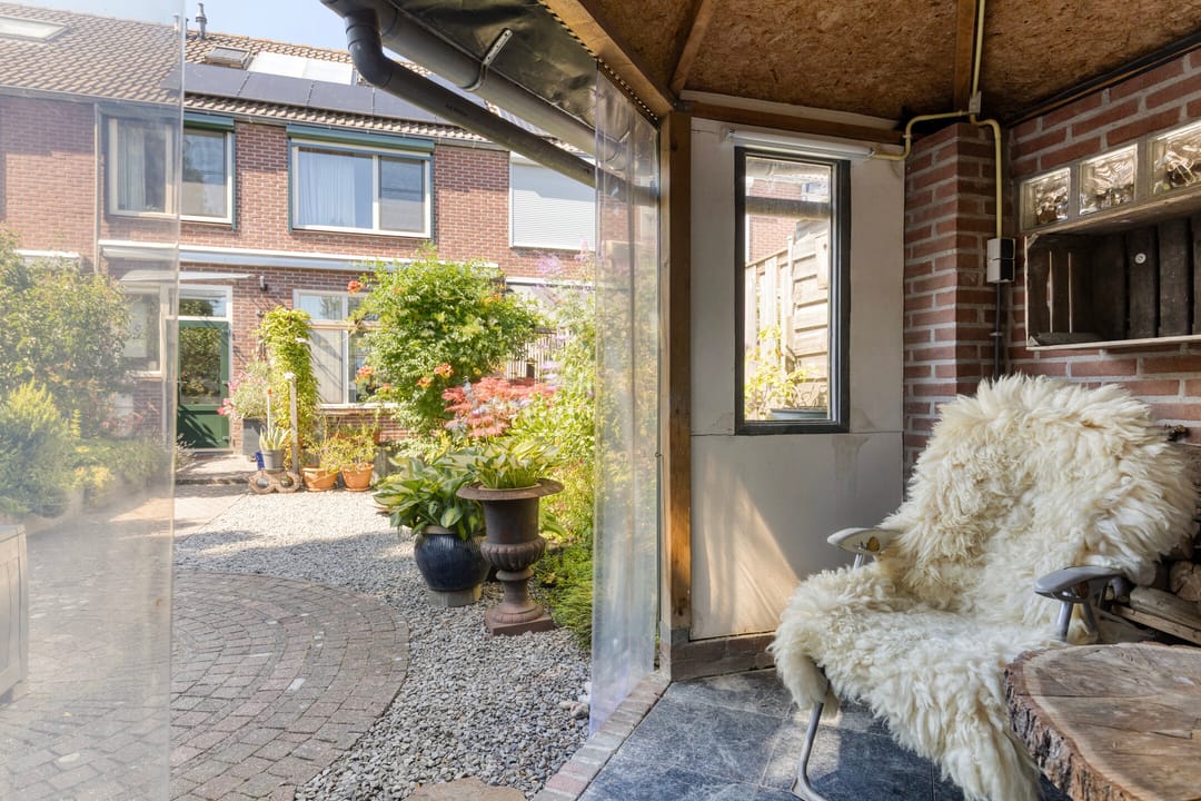 Photo 38 of Cort van der Lindenstraat 212