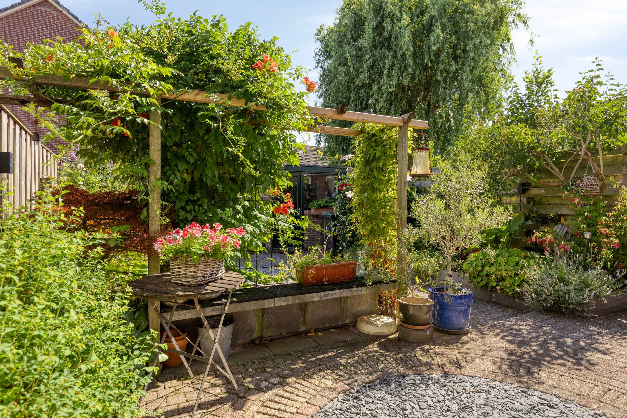 Photo 33 of Cort van der Lindenstraat 212