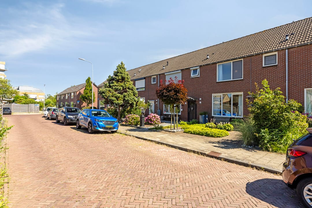 Photo 43 of Cort van der Lindenstraat 212