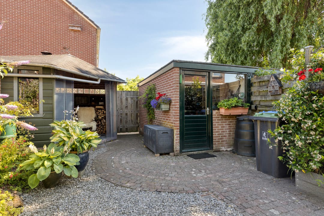 Photo 41 of Cort van der Lindenstraat 212