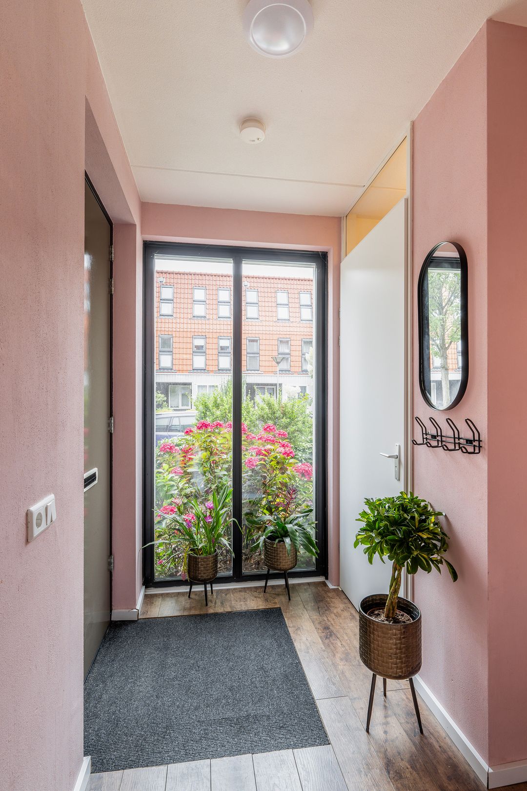Photo 7 of Burg. Van Reesstraat 13