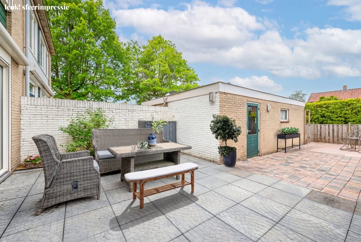 Tussenwoning te koop: Elsje van Houweningepad 2, Sleeuwijk
