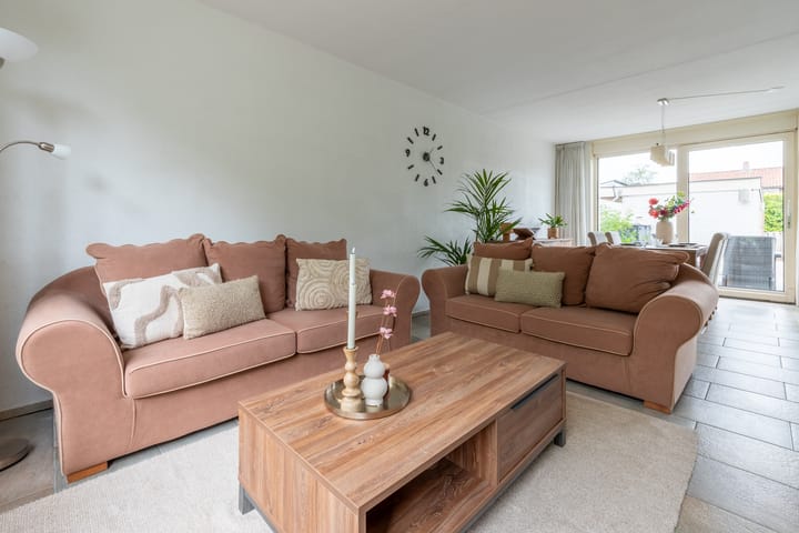 Tussenwoning te koop: Elsje van Houweningepad 2, Sleeuwijk