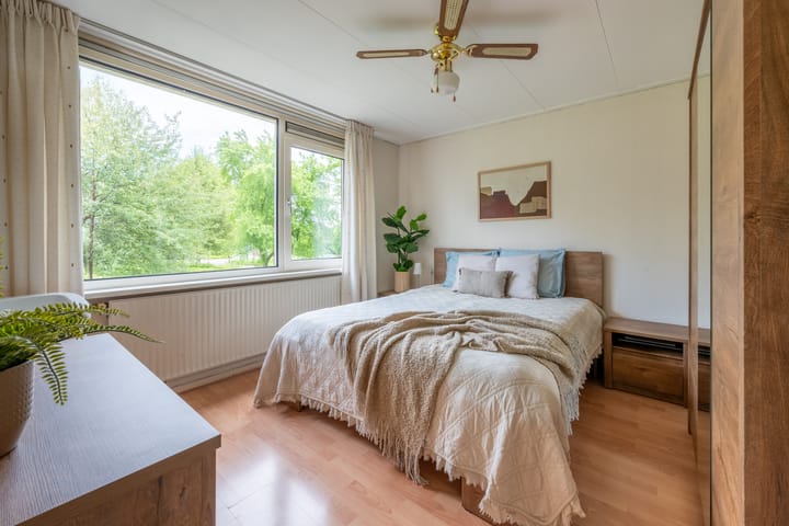 Tussenwoning te koop: Elsje van Houweningepad 2, Sleeuwijk