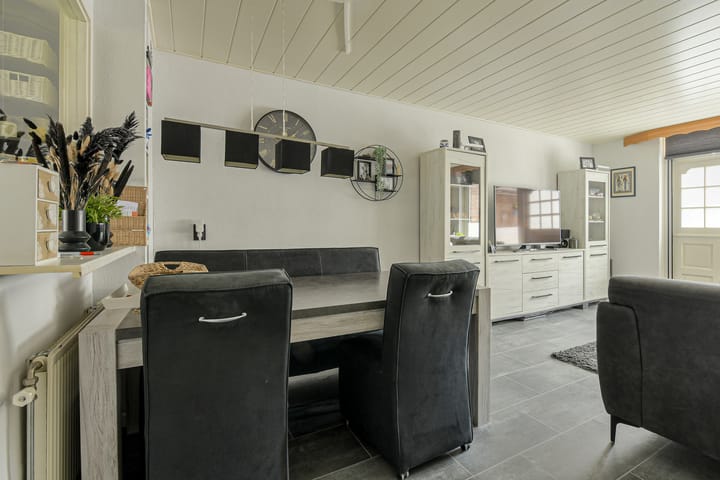 Tussenwoning te koop: Suze Groeneweg-erf 308, Dordrecht