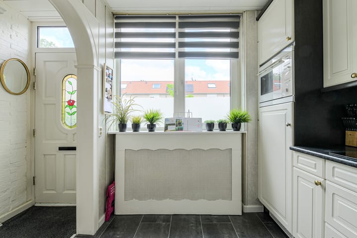 Tussenwoning te koop: Suze Groeneweg-erf 308, Dordrecht