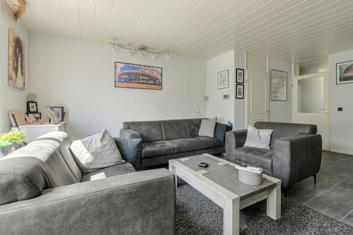 Tussenwoning te koop: Suze Groeneweg-erf 308, Dordrecht