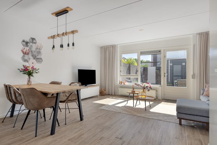 Tussenwoning te koop: Boomhoefstraat 3, Wouw