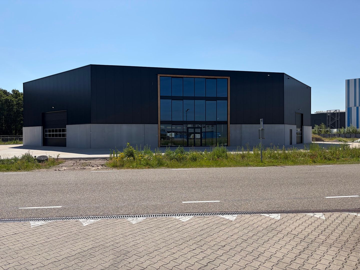 View photo 1 of Schuttersweg 11