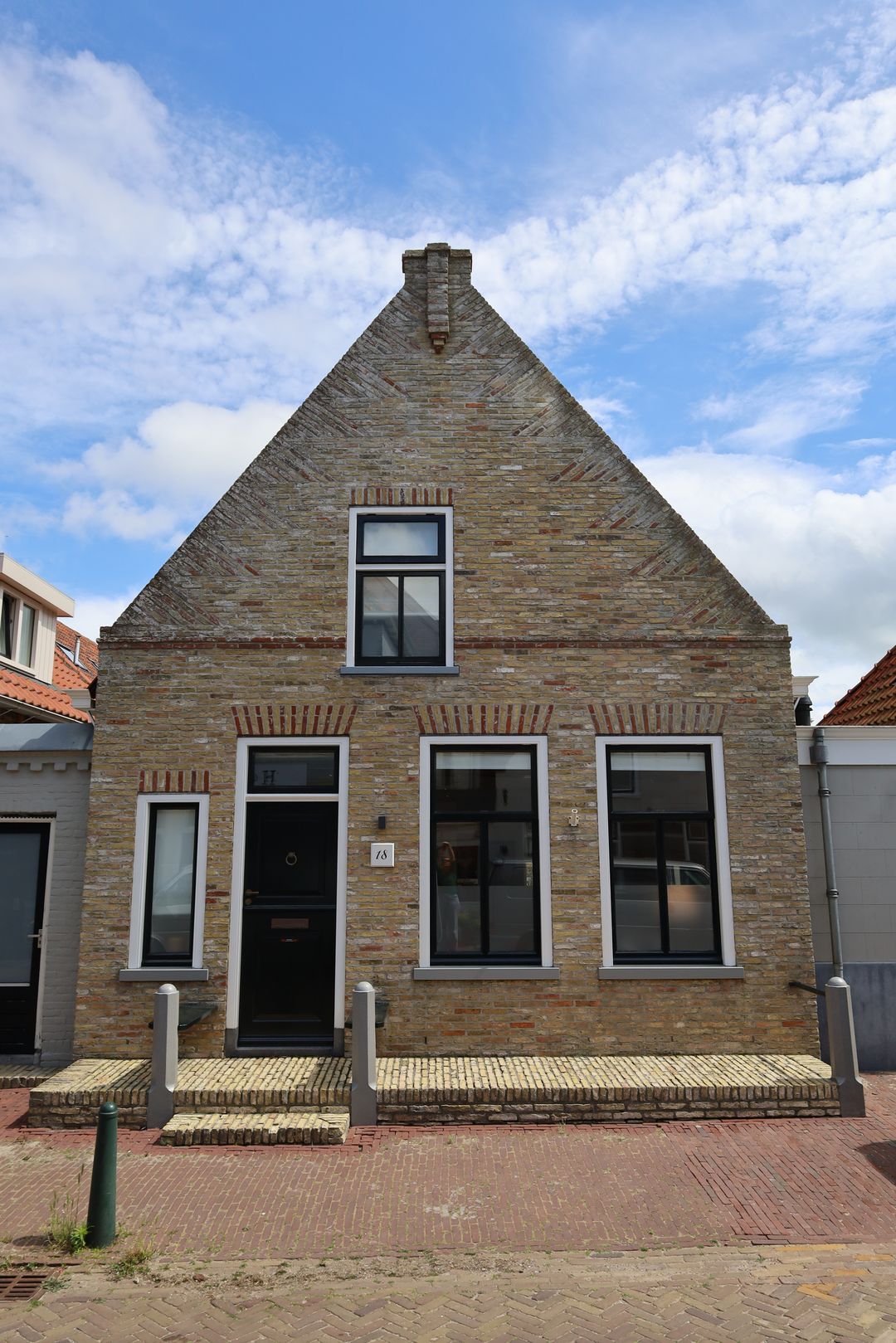Foto 2 van Burgemeester Mentzstraat 18