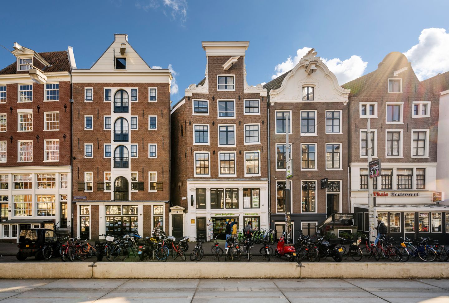 View photo 1 of Nieuwezijds Voorburgwal 101