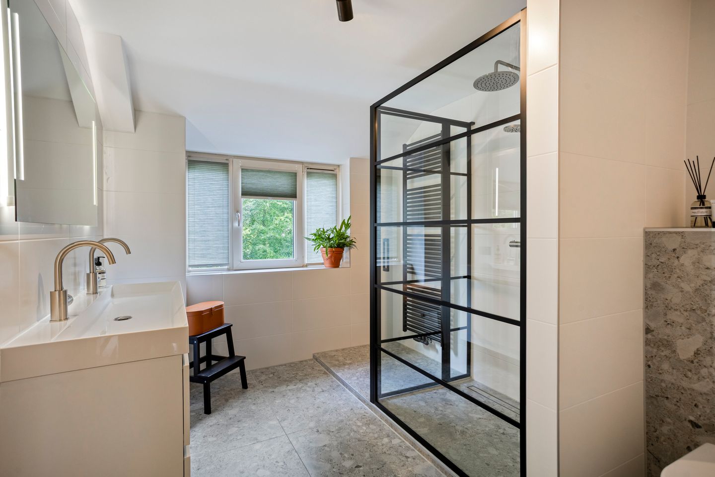 Photo 4 of Petrus Dondersstraat 137