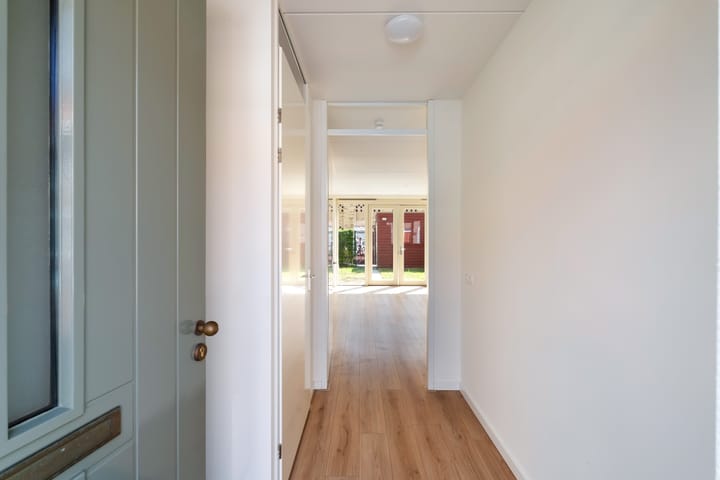 Tussenwoning te koop: Bernhardstraat 5, Leiden