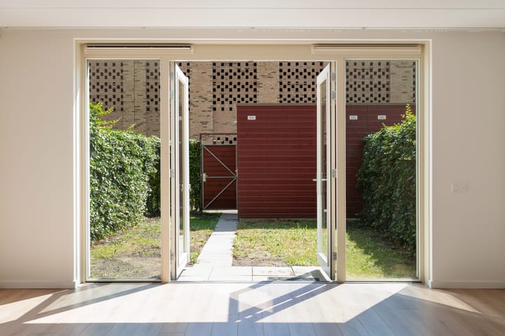 Tussenwoning te koop: Bernhardstraat 5, Leiden