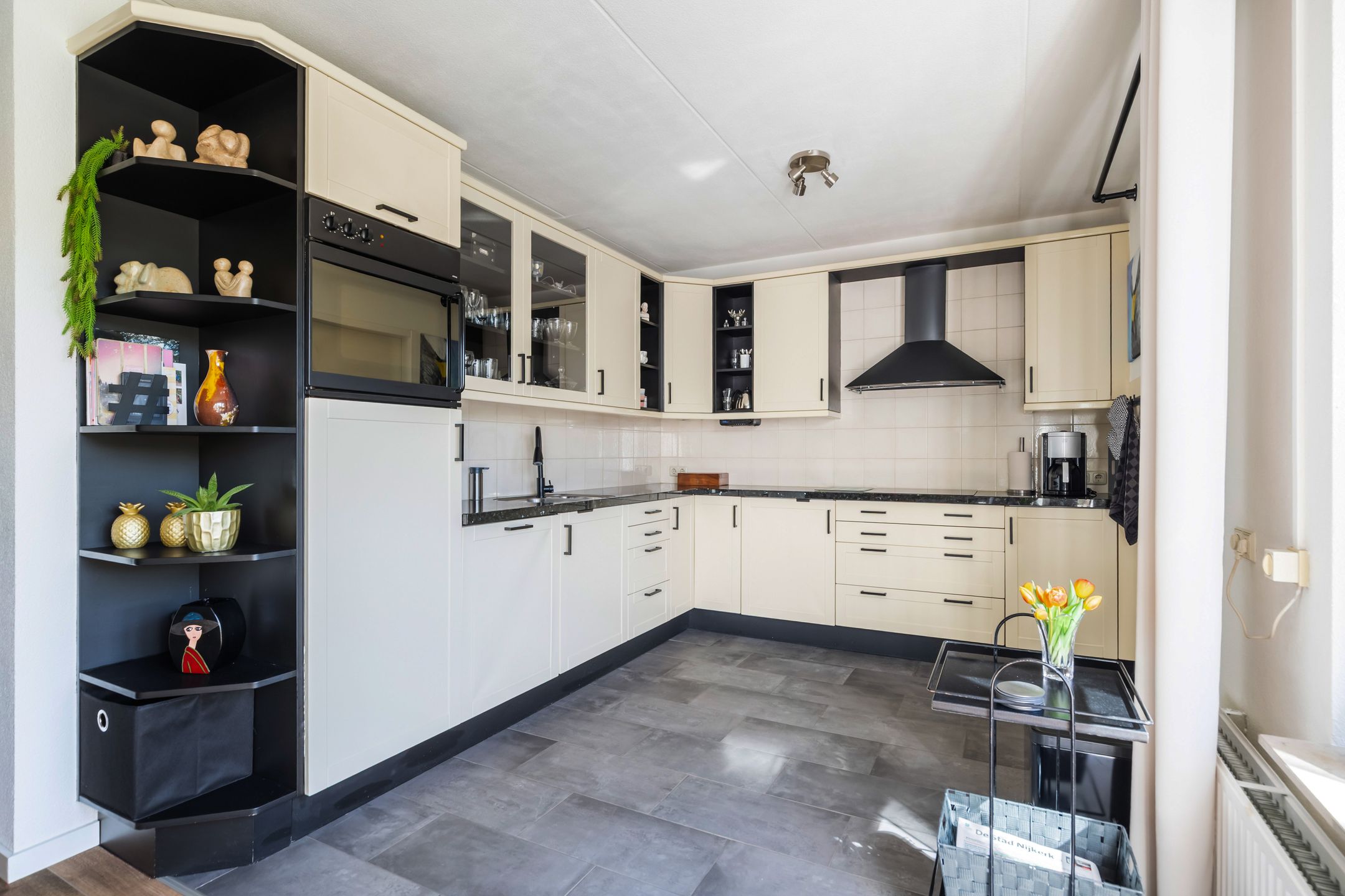 Photo 21 of Frieswijkstraat 46