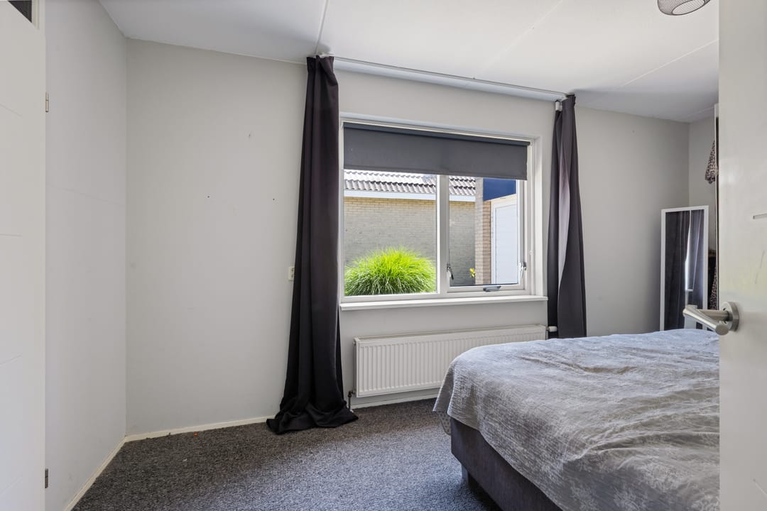Photo 17 of Jan van der Zeestraat 35