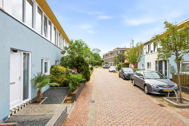 Photo 4 of Willem Tholenlaan 3