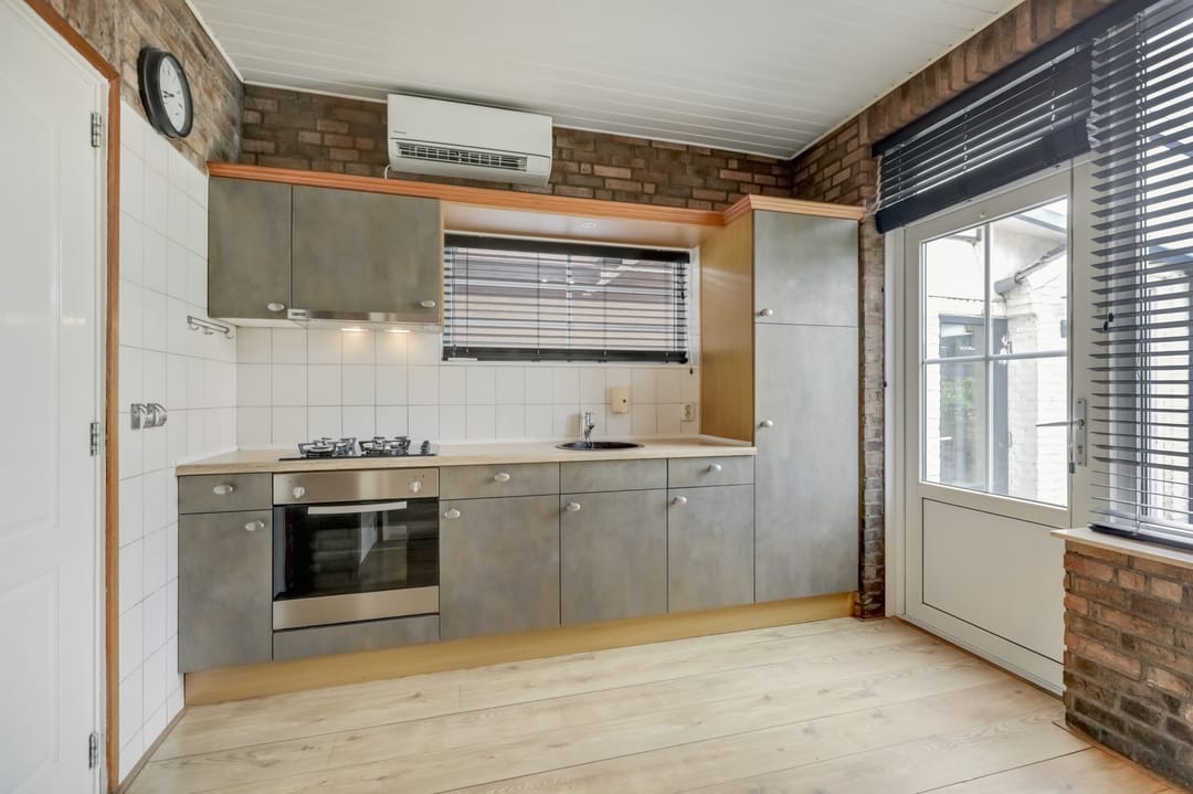 Photo 8 of St. Adelbertstraat 4