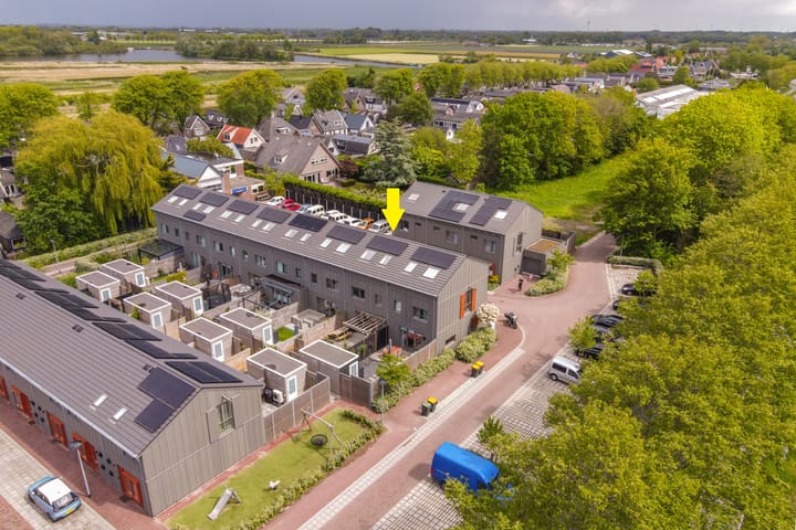 Foto 4 van Spoorstraat 141