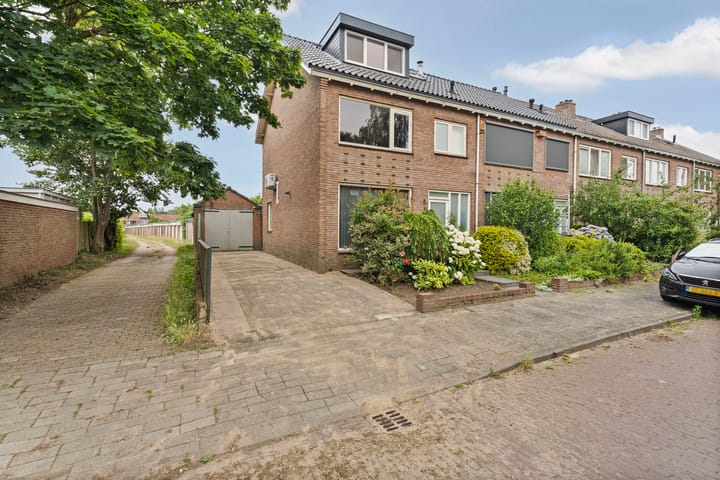 Photo 3 of Giraffestraat 5