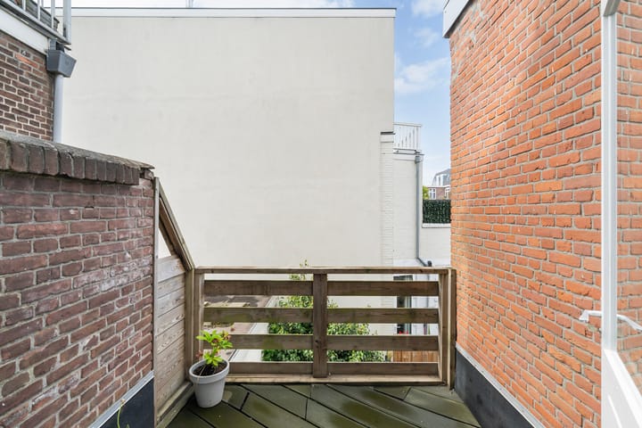 Appartement te koop: Frederik Ruyschstraat 9, 'S-Gravenhage
