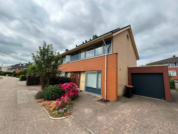 Hoekwoning te koop: Standenland 10, Houten