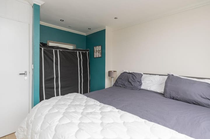 Tussenwoning te koop: van Weerden Poelmanstraat 21, Zwijndrecht