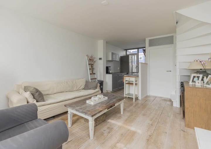 Tussenwoning te koop: van Weerden Poelmanstraat 21, Zwijndrecht