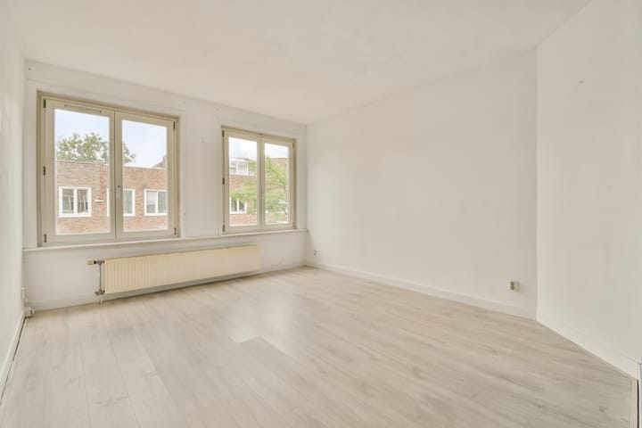 Photo 2 of Van Spilbergenstraat 9-3