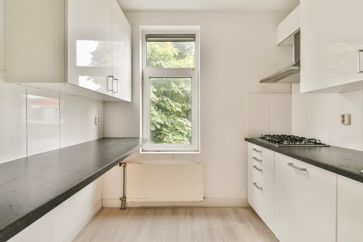 Photo 3 of Van Spilbergenstraat 9-3