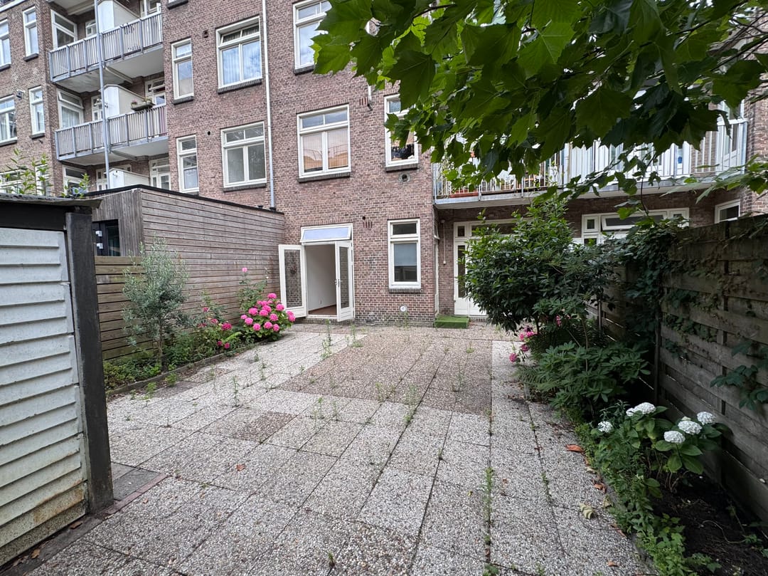 Photo 22 of Paramariboplein 22