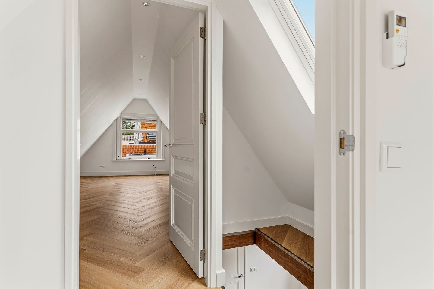 Photo 34 of Haarlemmerstraat 104-3
