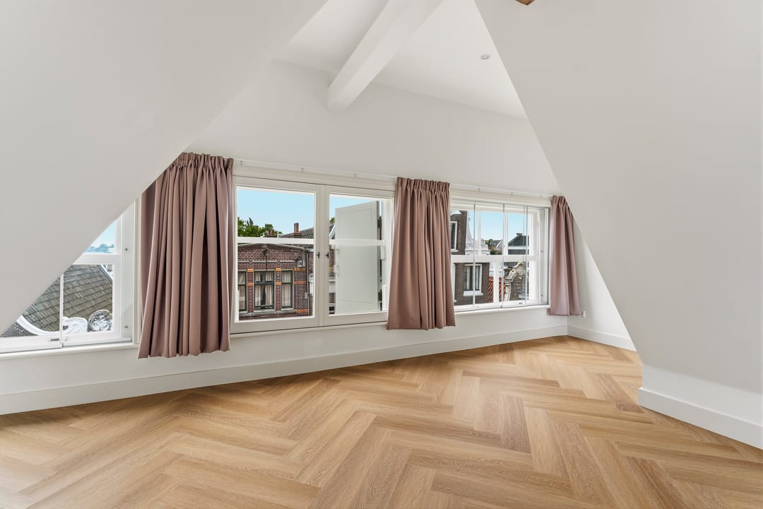 Photo 41 of Haarlemmerstraat 104-3