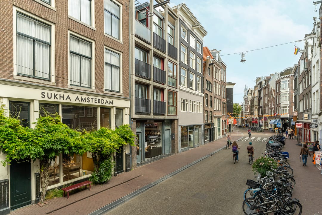 Photo 52 of Haarlemmerstraat 104-3