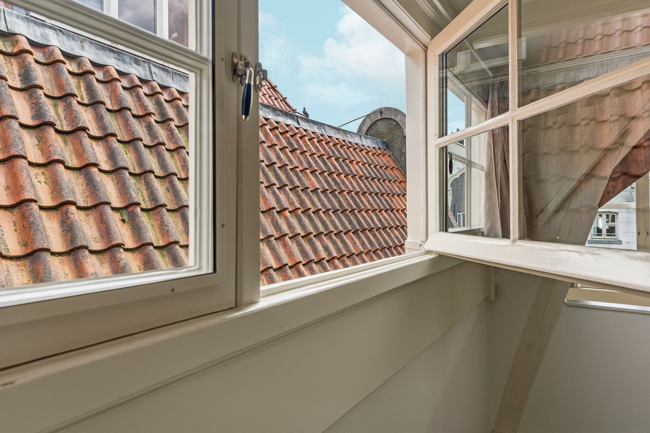Photo 33 of Haarlemmerstraat 104-3
