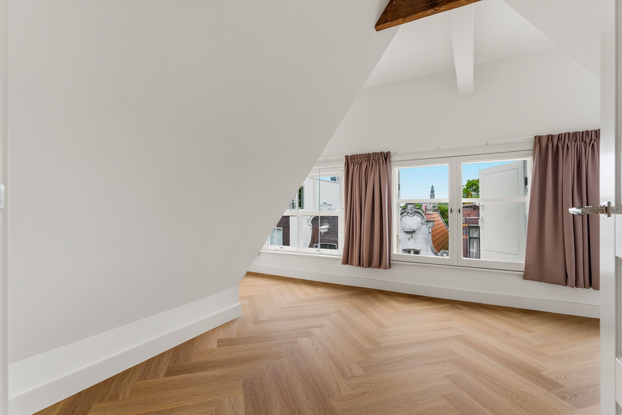 Photo 45 of Haarlemmerstraat 104-3