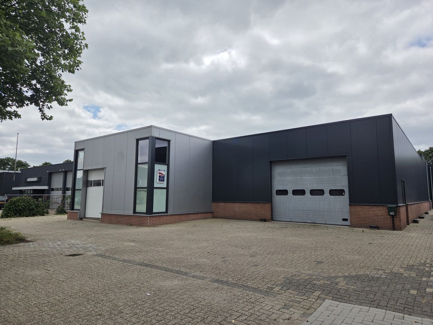Bekijk foto 1 van Bedrijvenweg 45