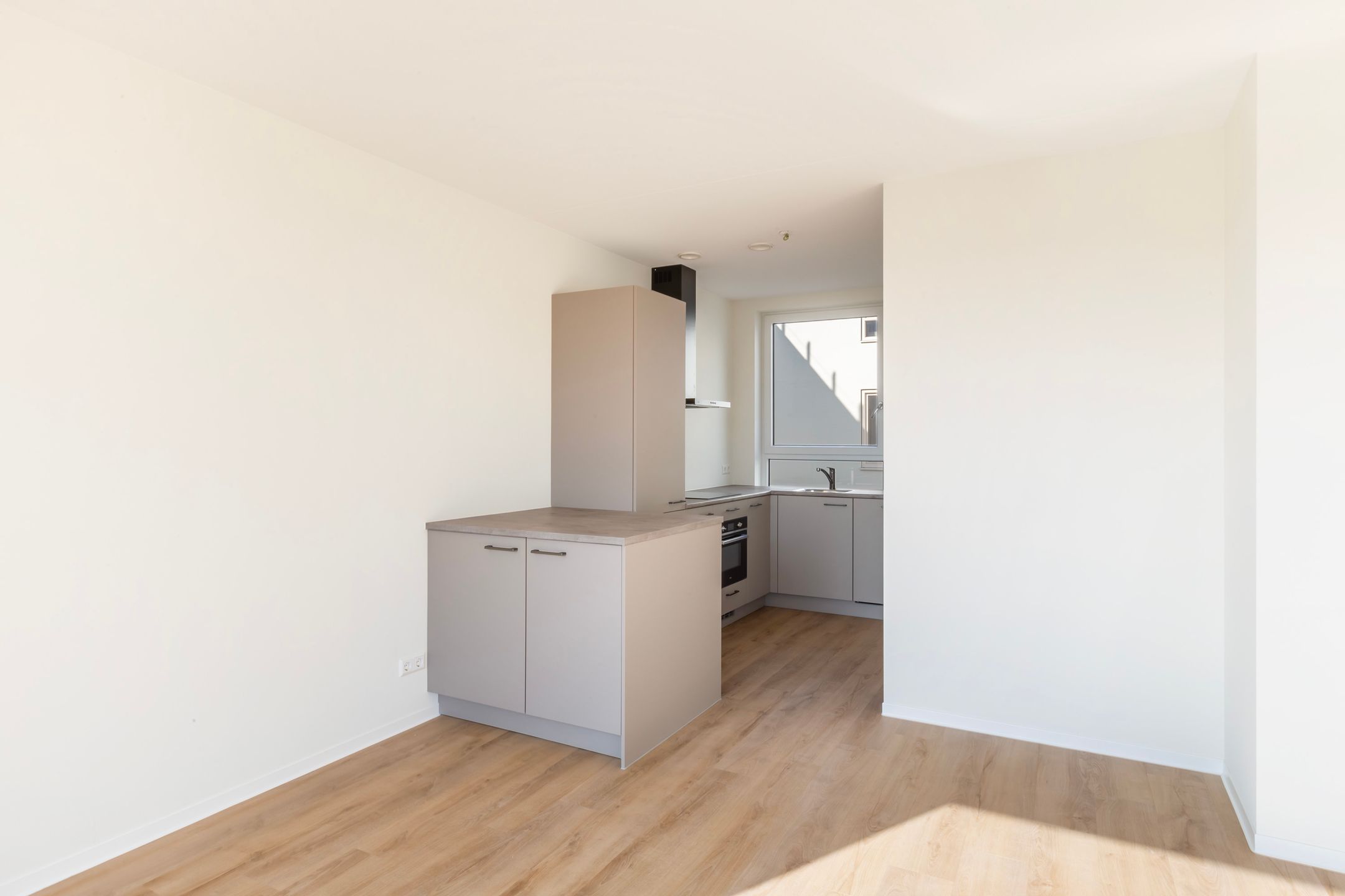 Photo 9 of Tesselsestraat 65-W